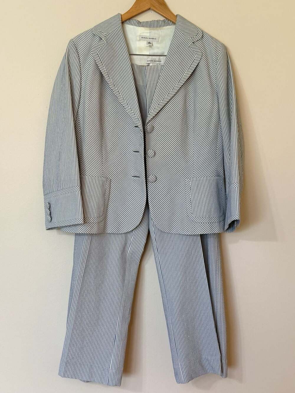 Banana Republic Women's Blue and White Striped Cotton Seersucker Pant Suit